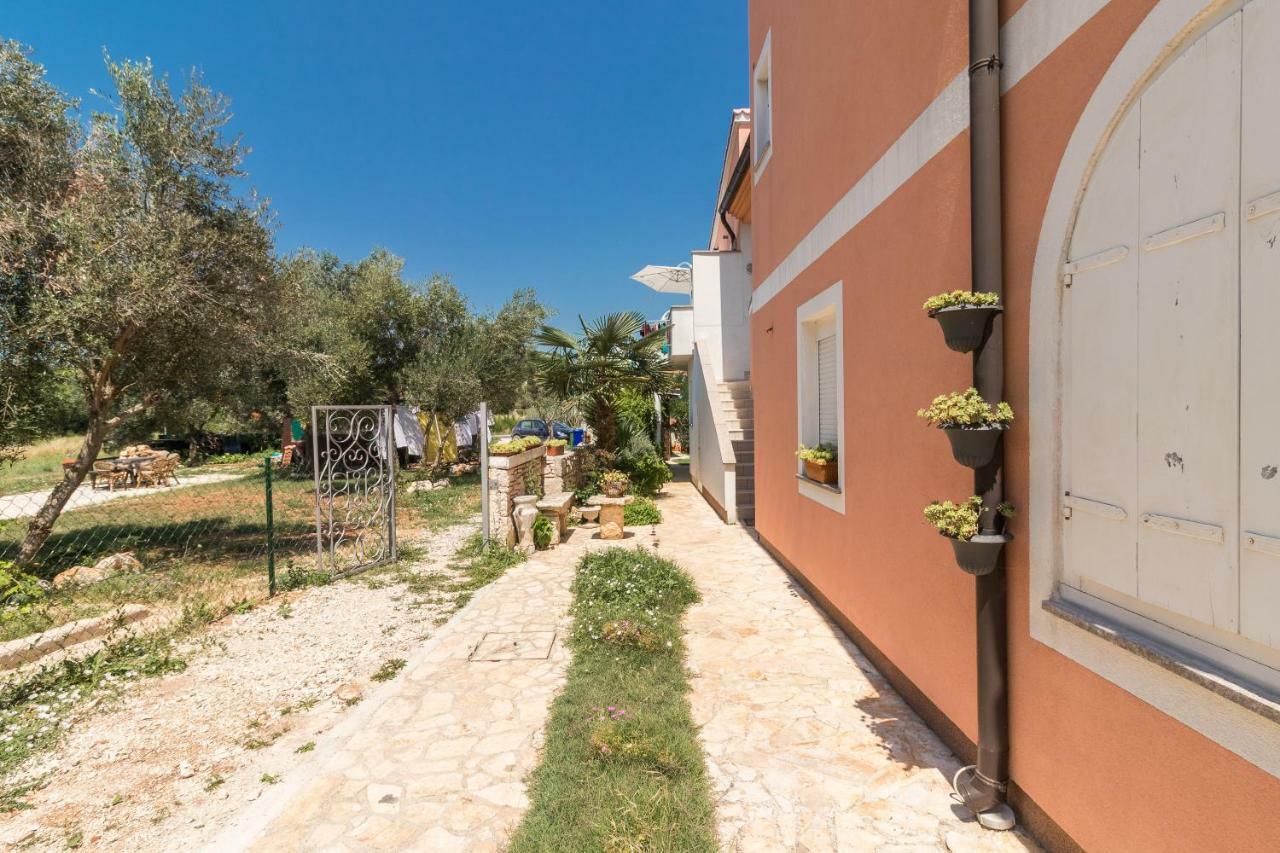Villa Marizella Premantura Exterior foto