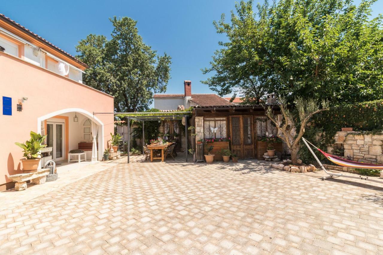 Villa Marizella Premantura Exterior foto